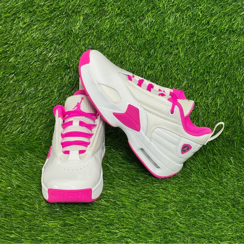 Size 3.5Y - Big Kids Jordan Max Aura Basketball Shoes Pink White - FQ8297-160